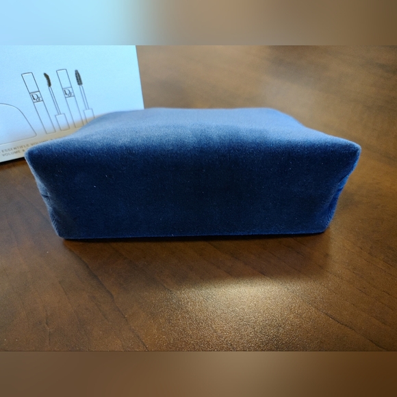 NIB Dark Blue Velvet Monogrammed Cosmetic Pouch w/Goodies - Picture 3 of 7